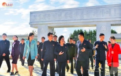 北 봉학식료공장 창립 50주년…인민에 인정받는 공장 되자
