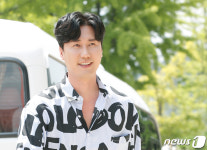 신성, 디엔씨 이엔티와 전속계약 다양한 활동 이어나갈 것
