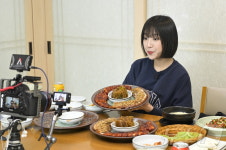 순창삼합 맛본 유튜버 쯔양…15일 저녁 유튜브 채널서 공개