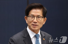 모두발언하는 김문수 장관