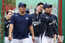 위밍업 마친 야구 대표팀