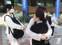 레드카펫 위 당신이 주인공…수능 전날 용인 죽전고 장도식
