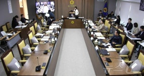 경기도의회 국힘, 김동연 기자회견에 발끈…기재위 행감 ‘파행’