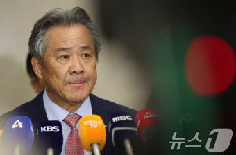 논란에 대해 질문 받는 이기흥 회장