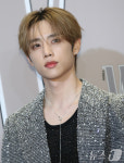 숙소 문 열었더니 성큼…더보이즈 선우, 사생팬에 폭행당했다
