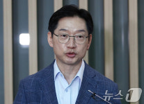 존재감 커 보이는 김경수 2월 귀국…3총·3김 행보 주목