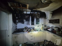 부산진구 아파트서 조리 중 과열 추정 불…40여 명 대피