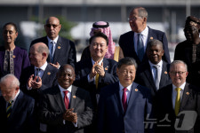 윤석열 대통령,  G20 정상들과 기념촬영