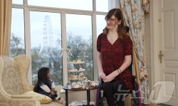 최장女 215㎝-최단女 63㎝, 세기의 만남…공통점은 OO