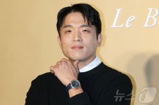 안성재 셰프, 그윽한 눈빛