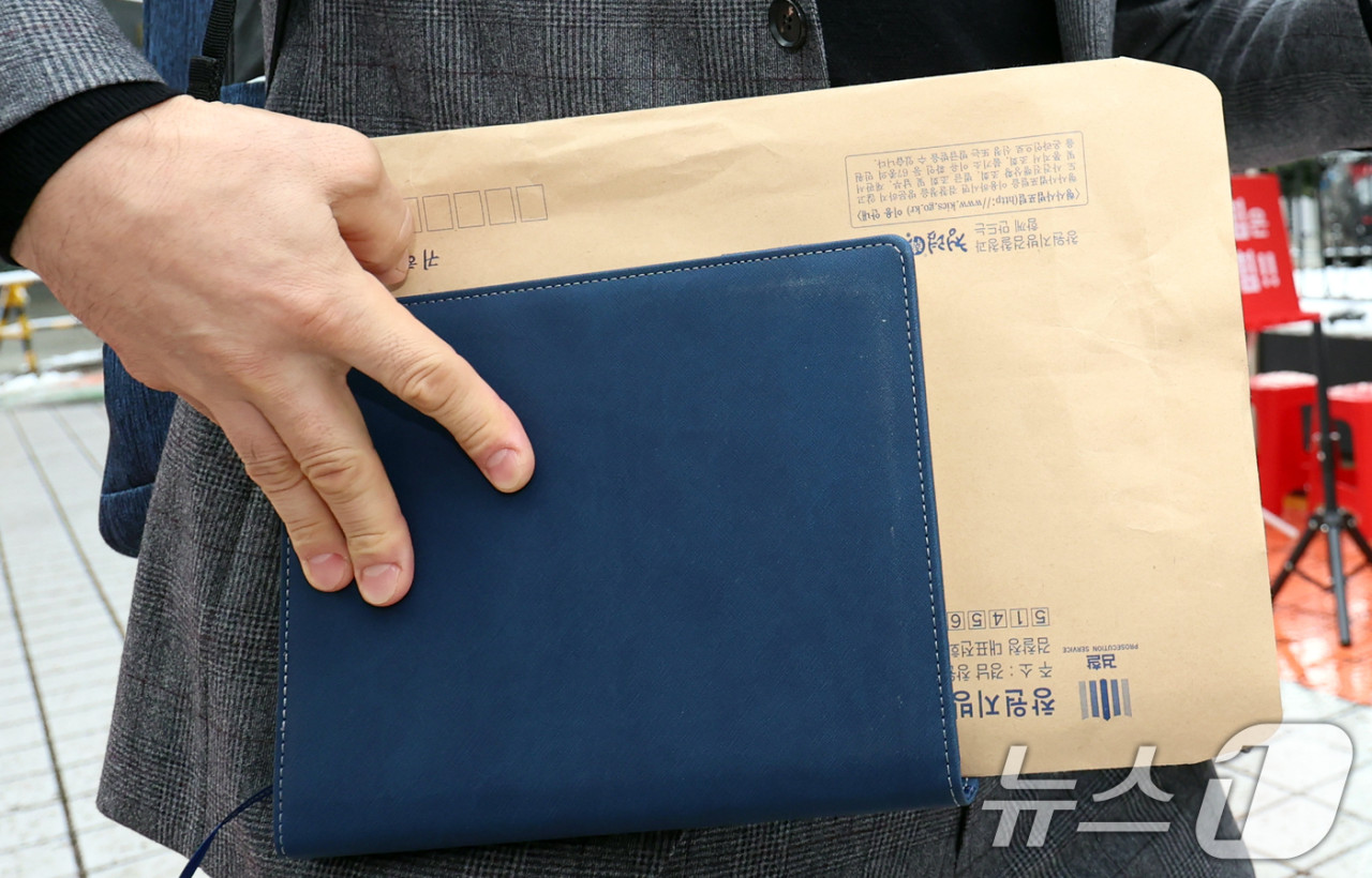 이준석 대표 자택과 사무실 압수수색...명태균 공천개입 의혹 수사 중
