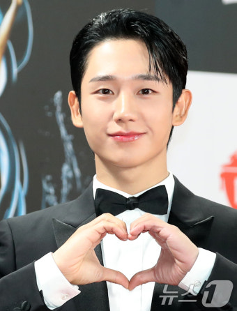정해인, 글로벌 팬미팅 아워 타임 투어 성료…팬들과 소중한 순간 함께했어