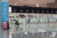 커피빈인천공항제2여객터미널입 | 손님 맞이 준비로 분주한 인천공항 제2여객터미널 확장구역