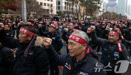 다시 모인 화물노동자들 국회는 본연의 역할 다하라