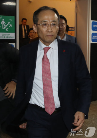 국회 나서는 추경호 원내대표