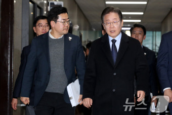 대화하는 이재명 대표와 박찬대 원내대표
