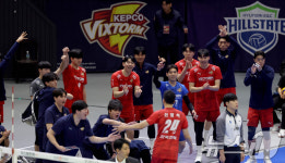 환호하는 한국전력