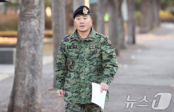 기자회견 나선 김현태 특전사 제707특수임무단장