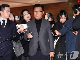 비상 의총 참석하는 이양수 '정국안정화'TF 위원장