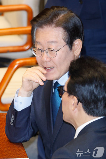정청래·김민석과 대화하는 이재명