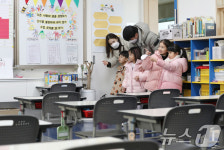 아직은 어색한 초등학교