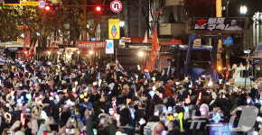 하루 넘긴 대치 끝…전농트랙터, 한남 尹관저를 향해