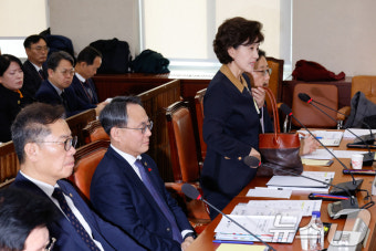 행안위원장으로부터 퇴장명령 받은 박선영 위원장