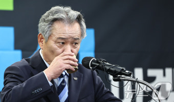 이기흥 회장, 논란 속 3연임 도전