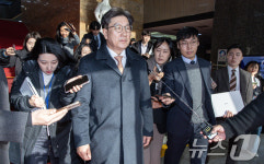 의원회관으로 향하는 권성동 원내대표