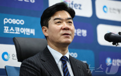 윤정환 신임 감독, 내년 목표는 K리그1 승격