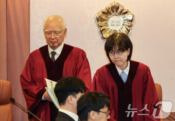 헌재, 한덕수 총리 탄핵 소추 기각 vs 윤석열 대통령 파면 요구 논란 고조! - 2차 계엄 언급에 논의 확산, 결정은 4월 예상