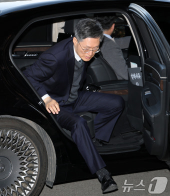 울산시의원 손근호, 국회에서 문형배 전 헌법재판관 특강 공격에 대한 논란