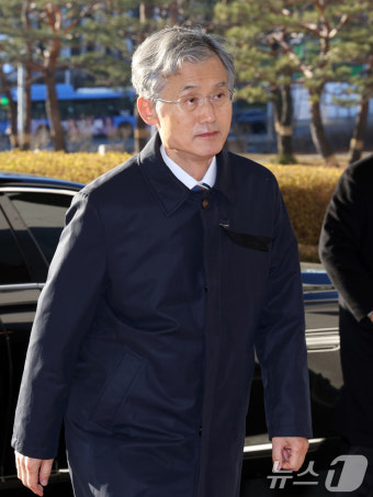 대법원 향하는 조희대 대법원장