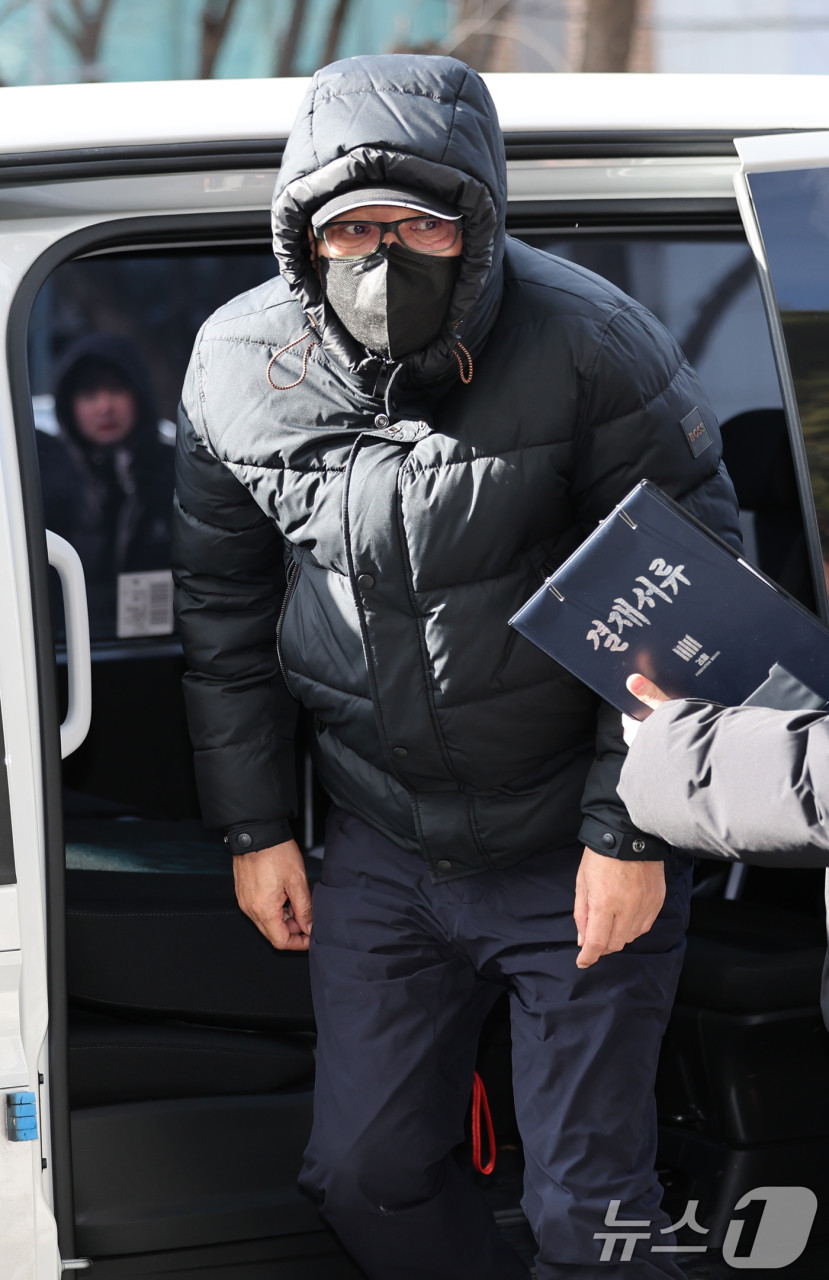 무속인 건진법사 전성배, 불법 정치자금 사건 재판 중 이천수 축구선수 언급법하여 논란 되다
