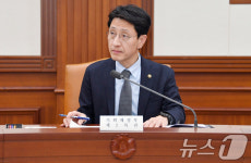 모두발언 하는 김윤상 기재부 차관