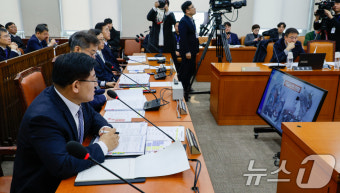 이호영 경찰청장, 백골단 관련 국회 질의에 대응하여 윤석열 대통령의 안전 강조 밝혀