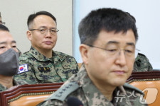 내란혐의 국조특위 지켜보는 이상현 1공수 여단장
