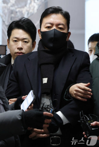 경찰 조사 받는 김성훈 경호차장