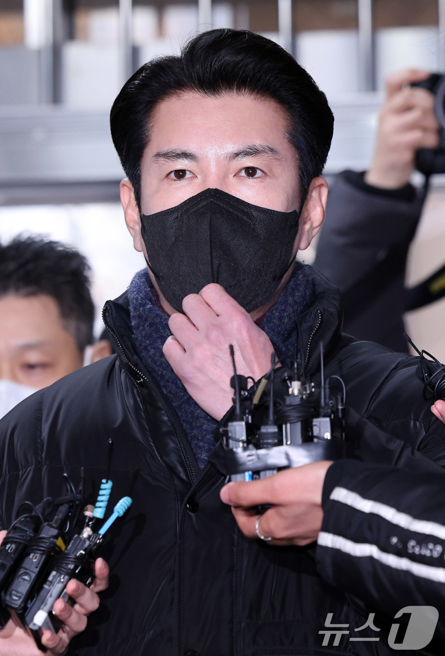 김신 대통령경호처 가족부장, 윤석열 대통령 체포 영장 집행 방해 혐의로 경찰 조사