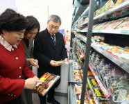 정근식 교육감, 서울꿈나무카드 사용 현장 방문