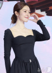 하영, 독보적 아름다움