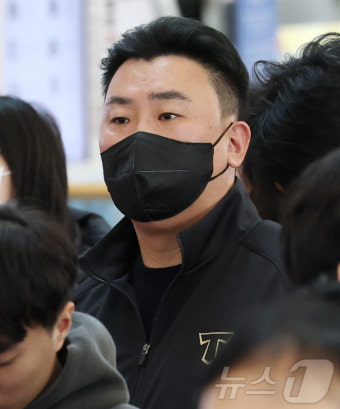 스프링캠프 떠나는 이범호 감독