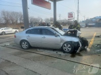 임실서 승용차가 주유소 돌진…70대 운전자 병원이송