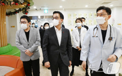 최상목 대통령 권한대행, 성북우리아이들병원 발열크리닉 방문