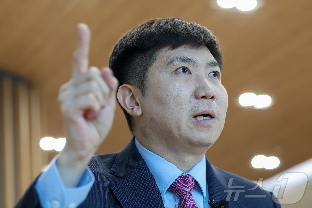 체육계 혁신과 발전 다짐, 최휘영 장관-유승민 회장 회담