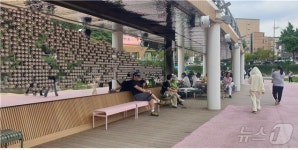 홍제천 수변테라스·강남대로 랜드마크 재단장…운영 재개