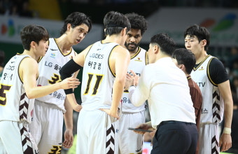 프로농구 LG, DB 잡고 '7연승'…마레이 더블더블