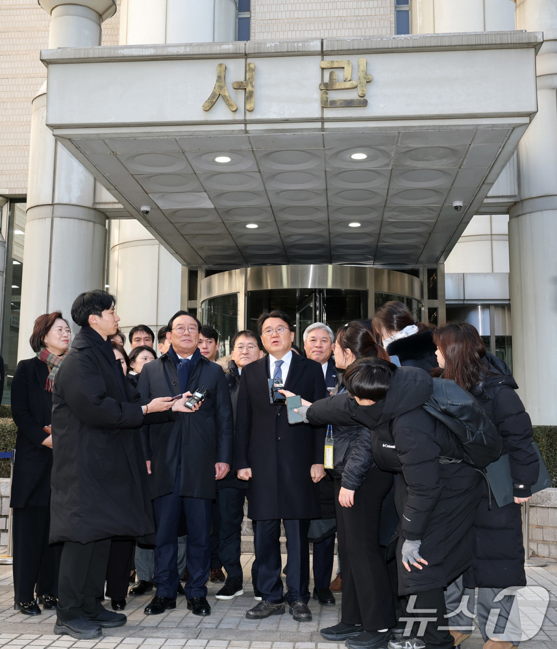 울산시장 선거개입 의혹, 송철호 전 시장과 황운하 의원 등 주요 피고인들 2심에서 무죄 확정