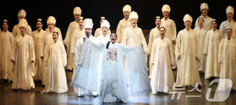 뮤지컬 명성황후 피날레, 백성이여 일어나라