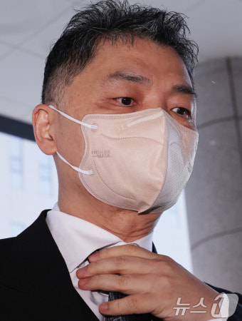 법원 도착한 김범수